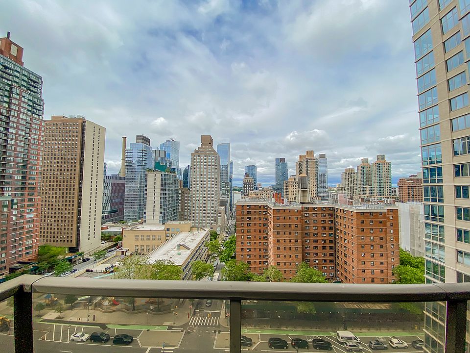 1st image of 161 W 61st St APT 15B
