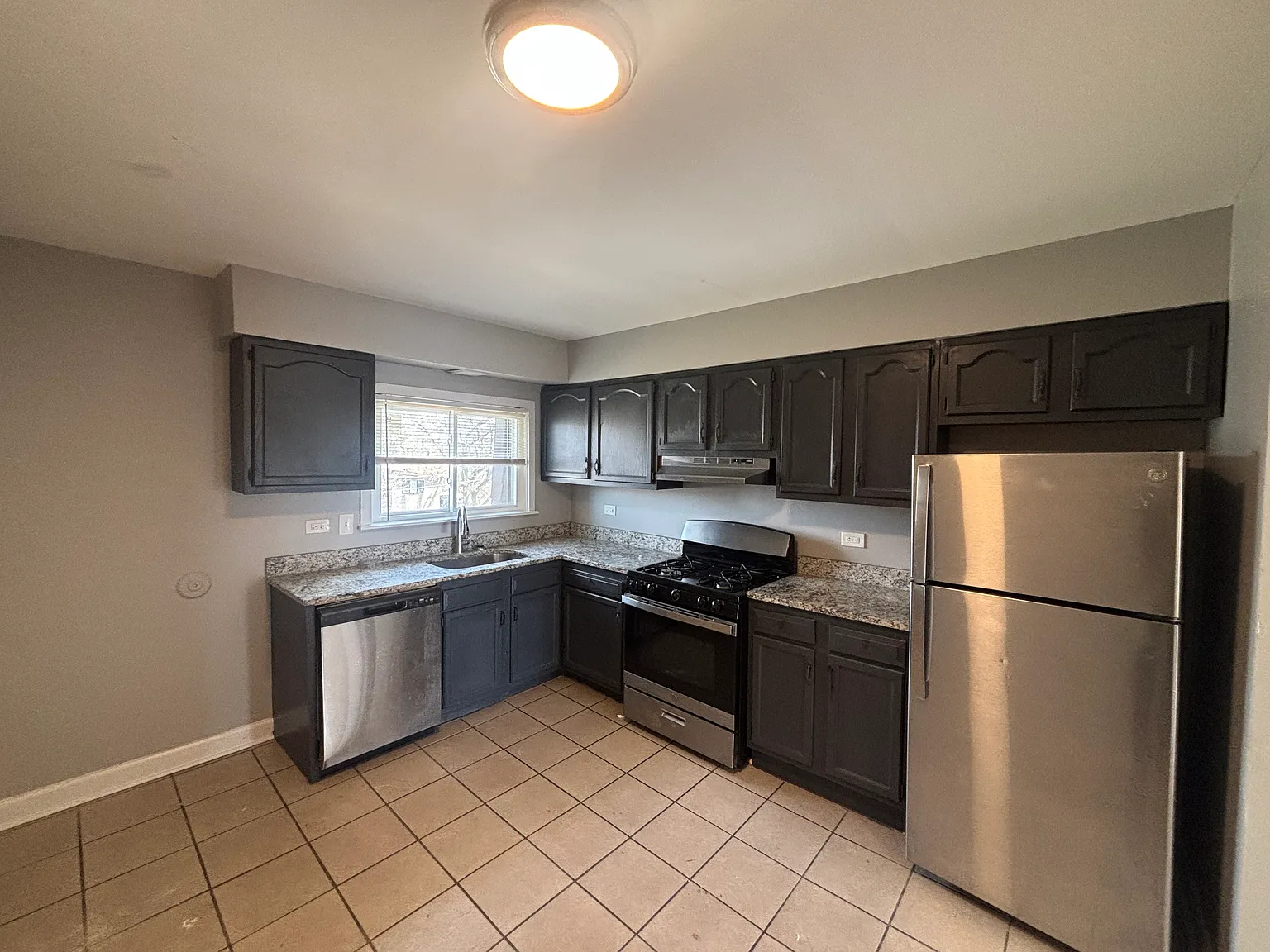 2 bed, 1.0 bath, $1,400 — Photo 1