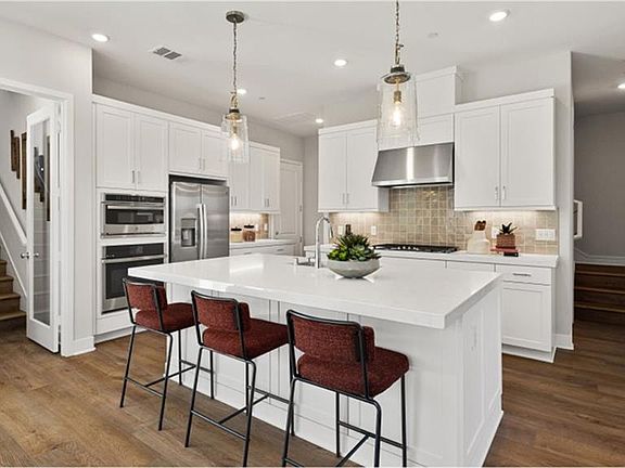 Photos shown are of model only- not actual homesite