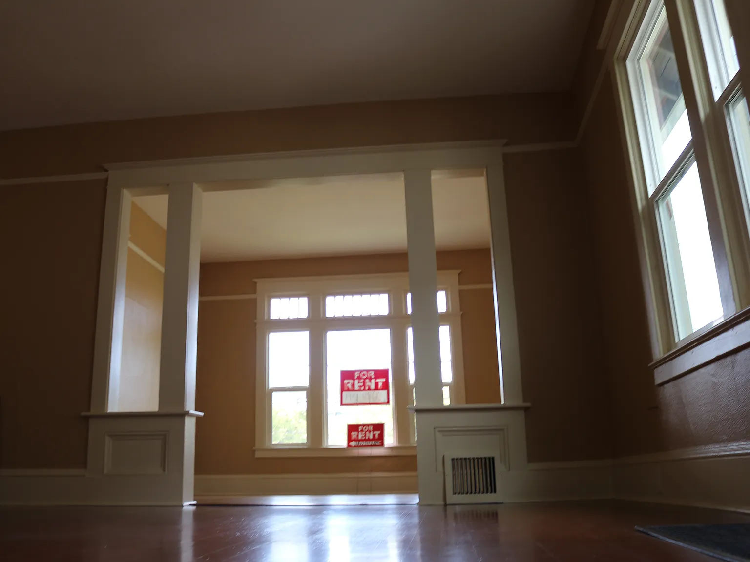 2 bed, 1000 sqft, $2,200 — Photo 3
