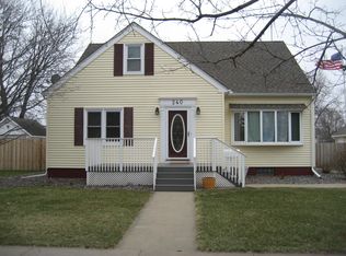 240 Meridian St S, Belle Plaine, MN 56011