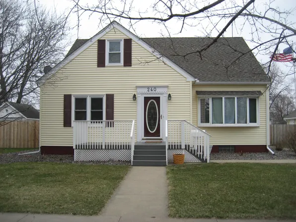 240 Meridian St S, Belle Plaine, MN 56011