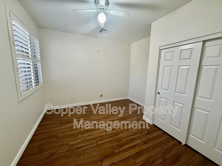 2606 W Florentine Rd — Photo 11