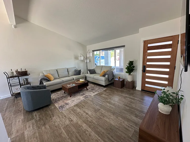 2897 E San Marino Rd — Photo 10