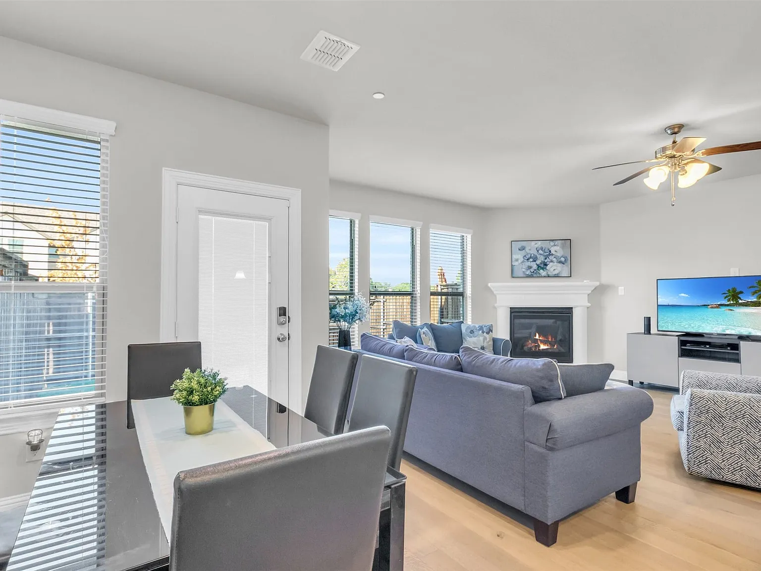 3 bed, 2.5 bath, 1867 sqft, $3,200 — Photo 4