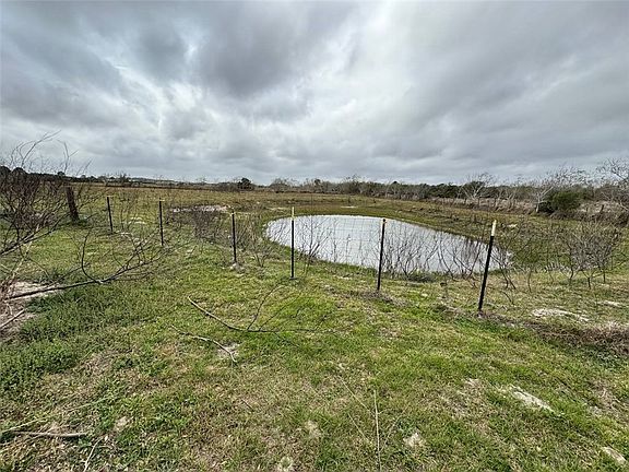 4th image of 350 Quail Meadow Rd