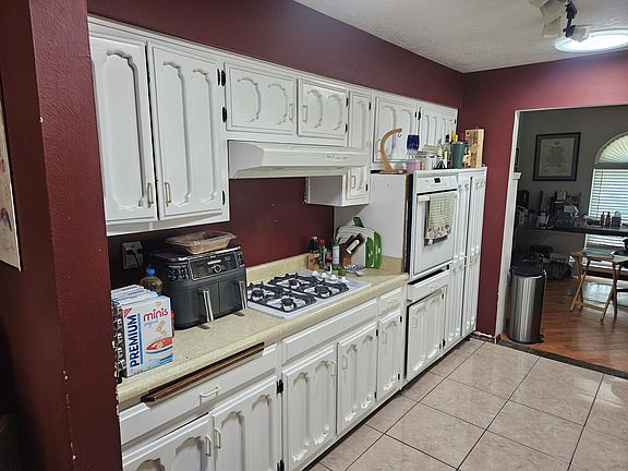 5th image of 2608 Georgene Dr NE