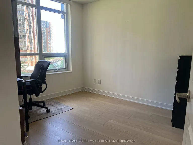 330 Burnhamthorpe Rd W #408 — Photo 15