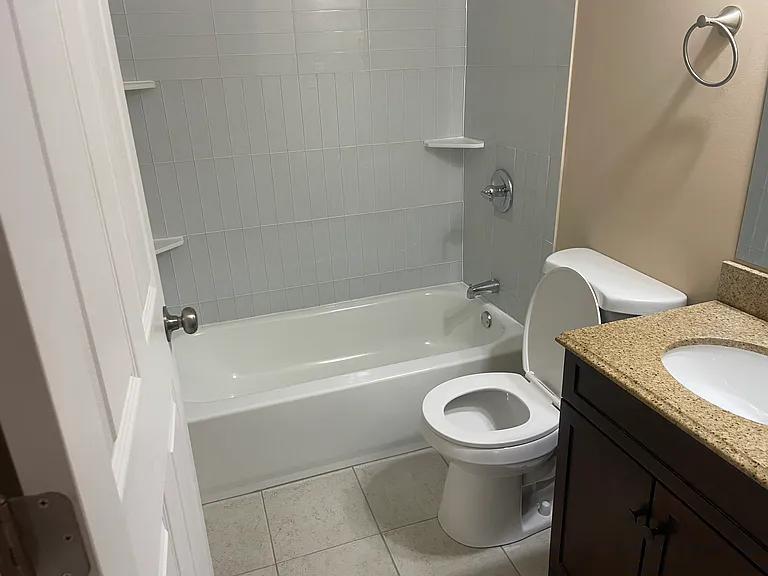 1613 Seigle Ave — Photo 8