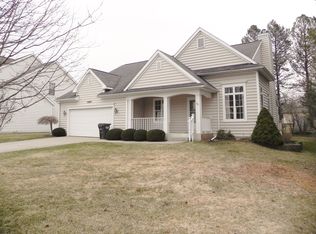 6923 Crest Point Ct, Portage, MI 49024