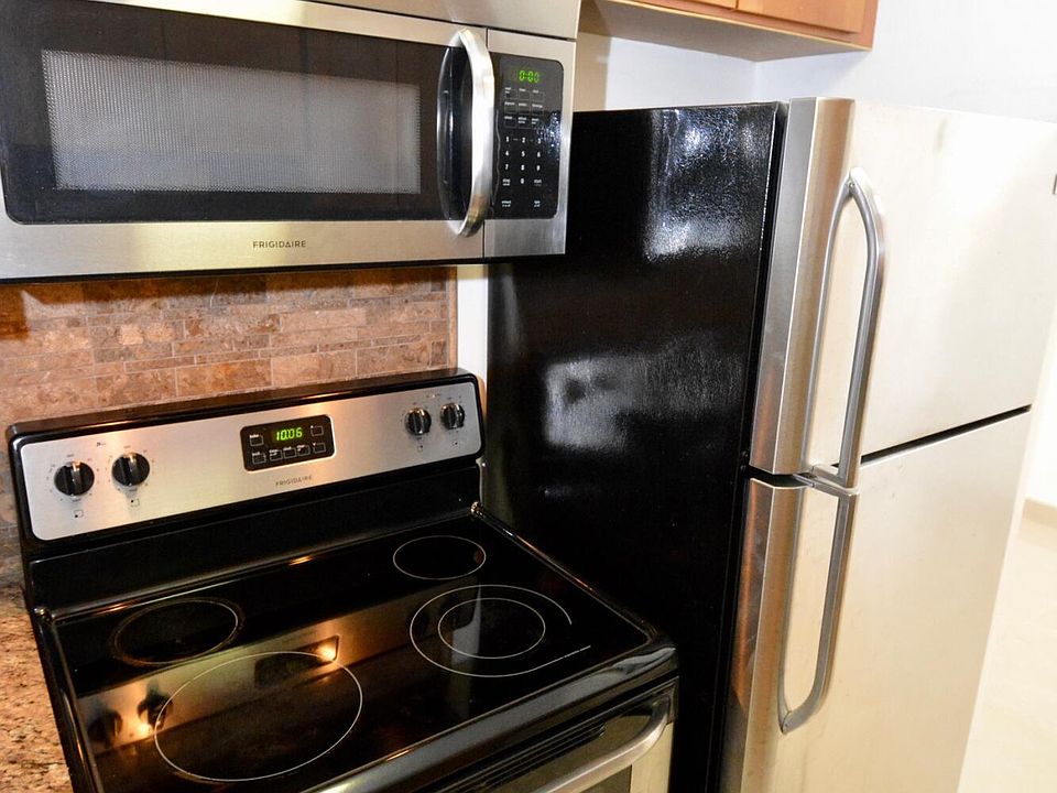 1st image of 2000 NE 51st Ct APT 103