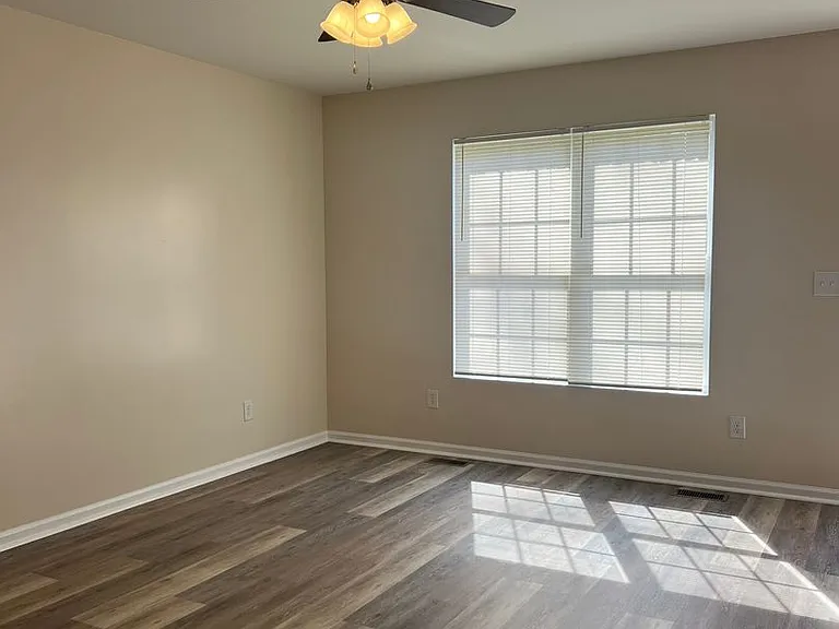 408 Snow St — Photo 3