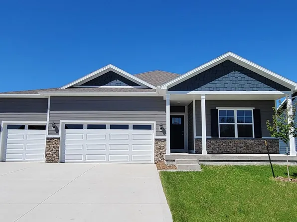 449 Meadows Ct, Polk City, IA 50226