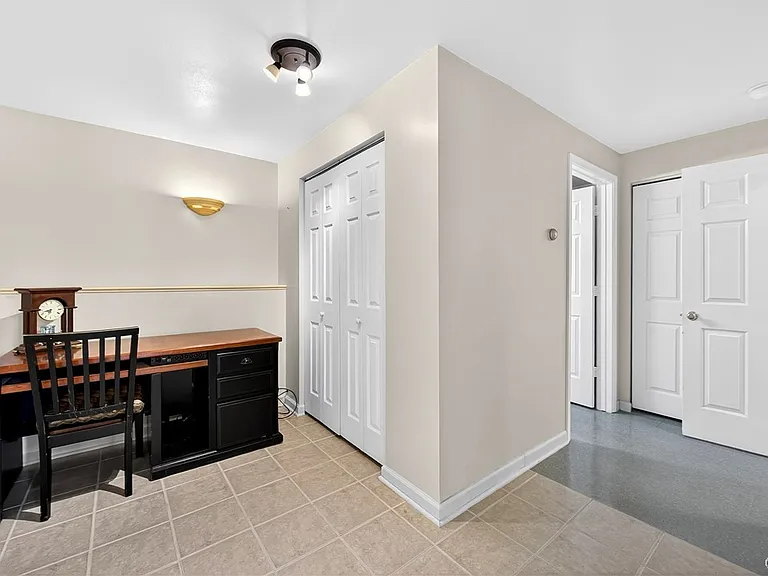 8237 Mantova Dr — Photo 19