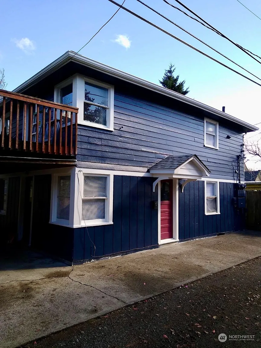 317 1/2 Iron Street photo 1