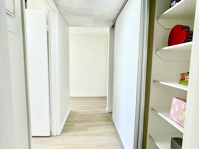 Occidental Towers Apartments — Photo 118