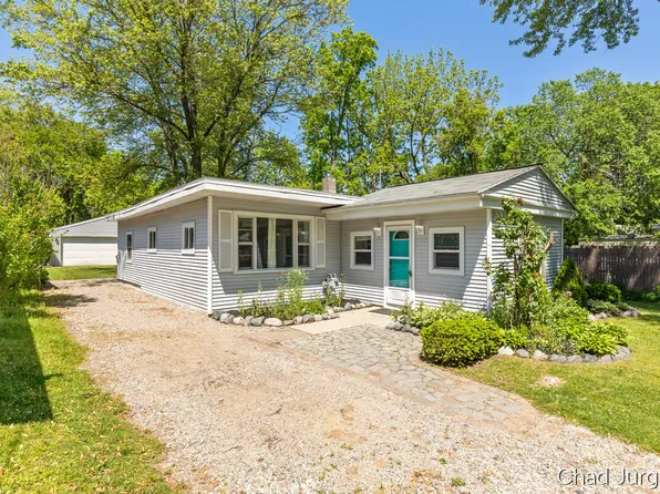 841 Harding St NW, Grand Rapids, MI 49544