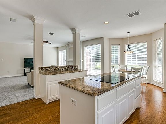 5th image of 103 Clear Brook Ct