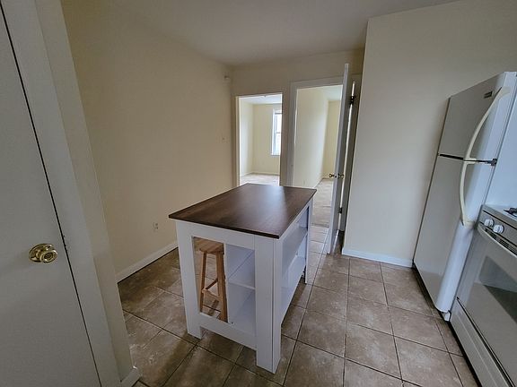 4th image of 719 Corinthian Ave #2F
