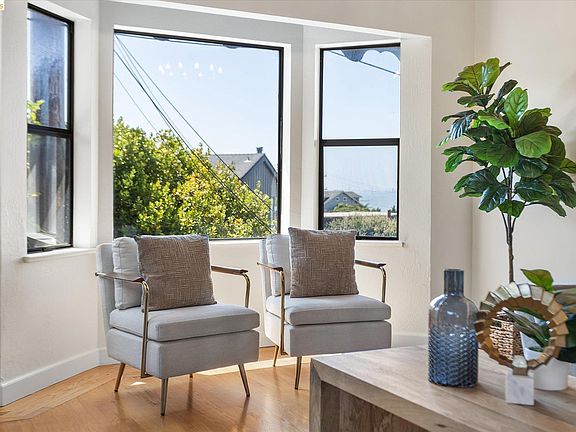 5th image of 410 Marine St