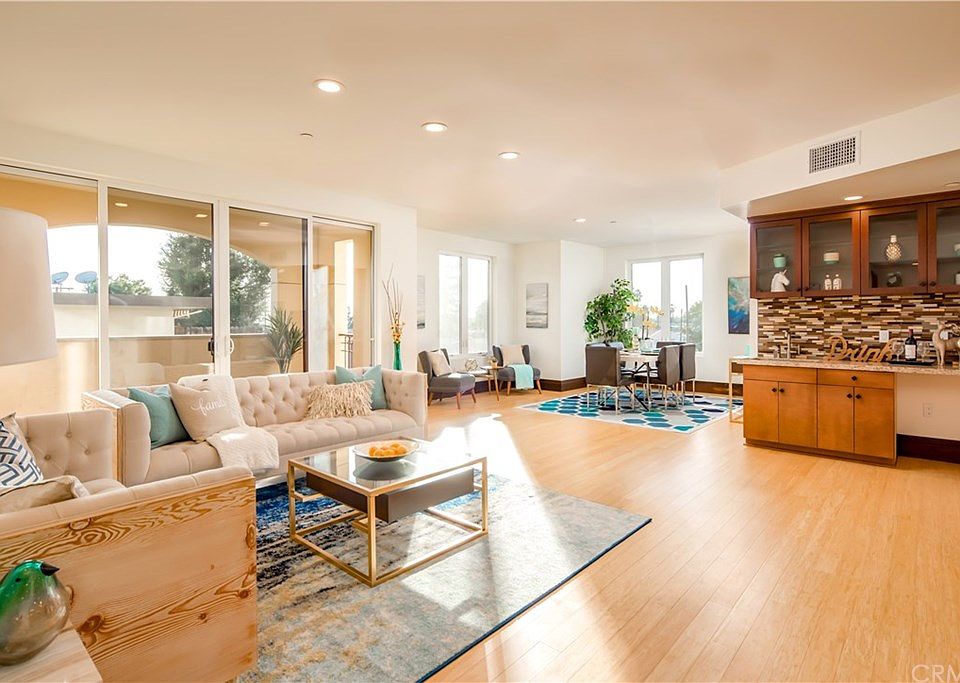 1st image of 420 E Las Tunas Dr #3
