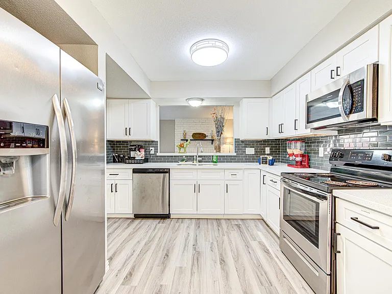 7373 Antoine Dr — Photo 12