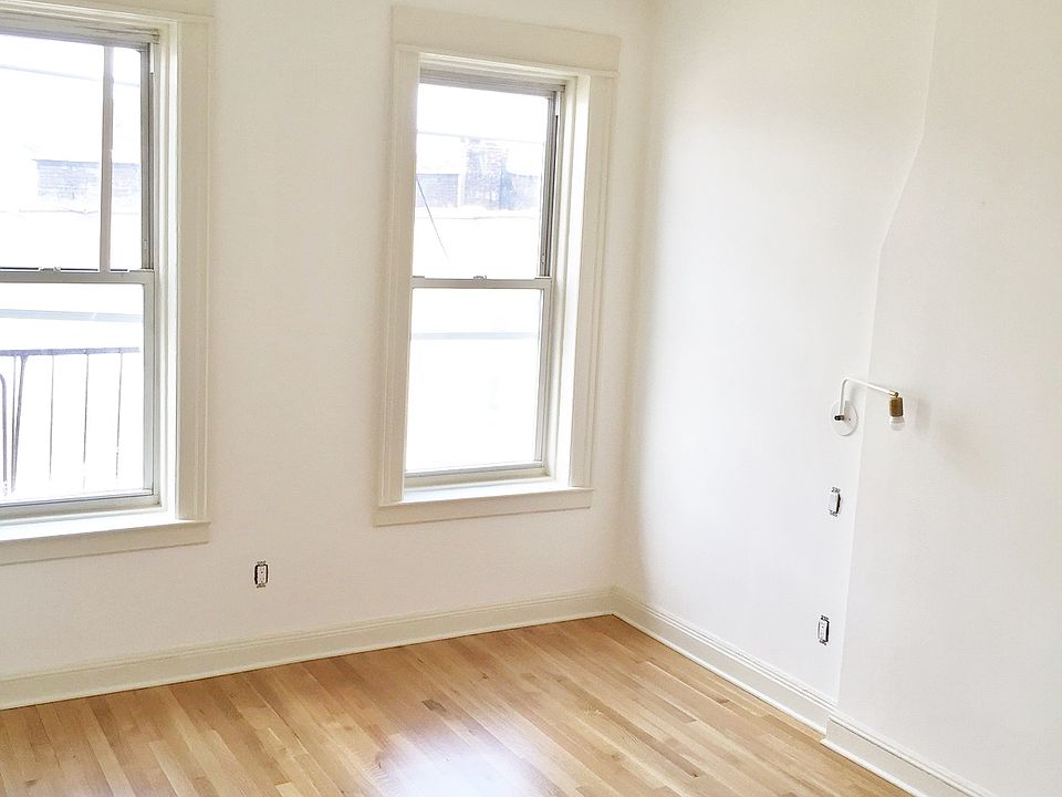 1st image of 425 Menahan St #1