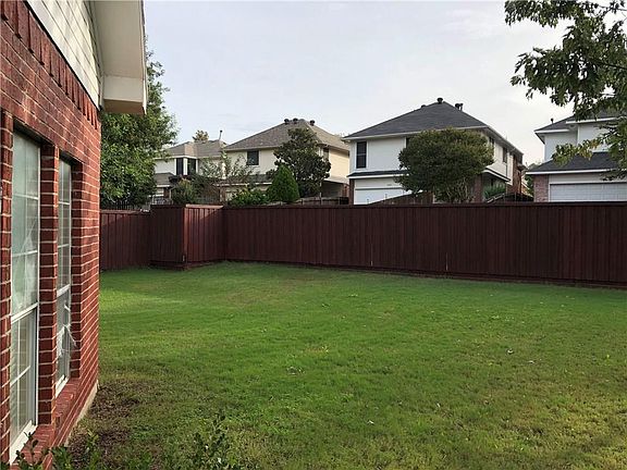 3rd image of 2732 Summertree Dr