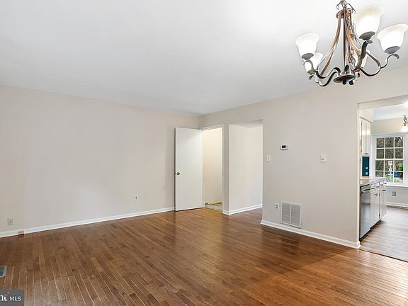 5th image of 14629 Keeneland Cir