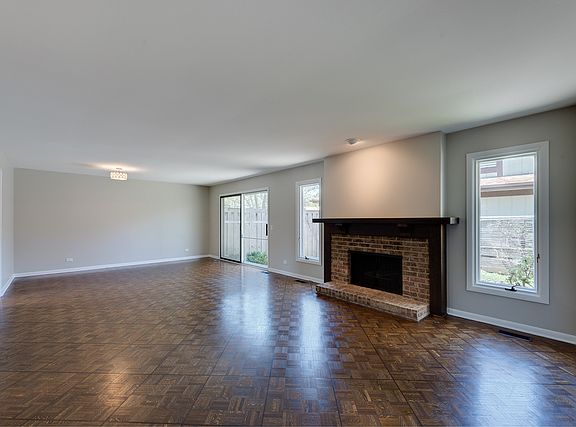 4th image of 1434 Estate Ln #34