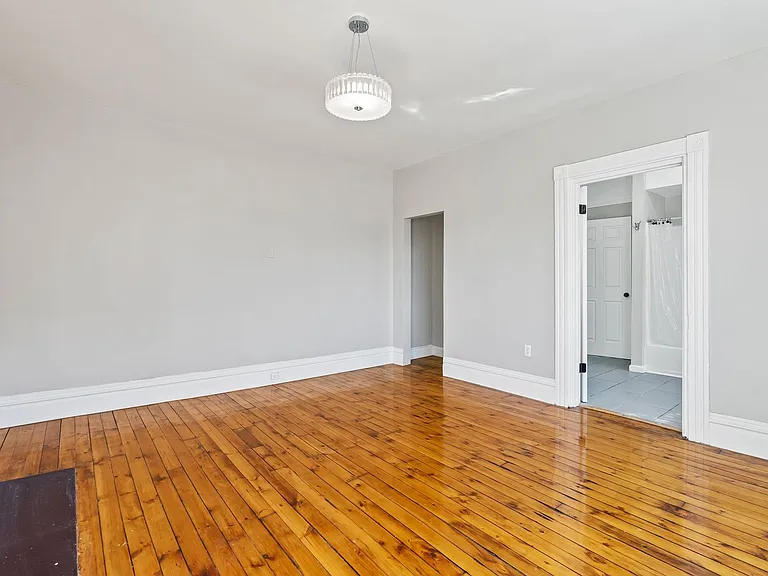 1106 Goettman St — Photo 16