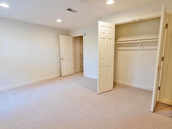 3rd image of 12982 Highland Oaks Ct