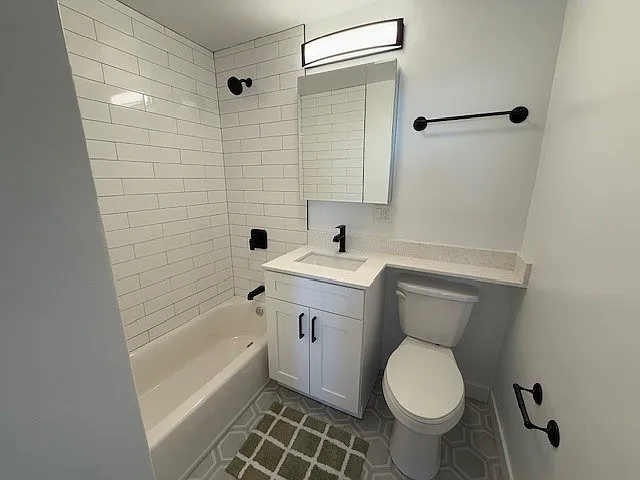 Sheridan Tower - 5650 N Sheridan Rd — Photo 25