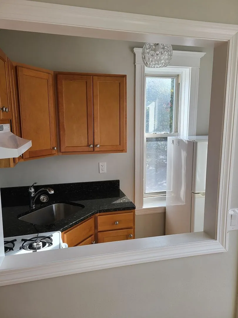 Building Photo - 9 Farrington Ave #3