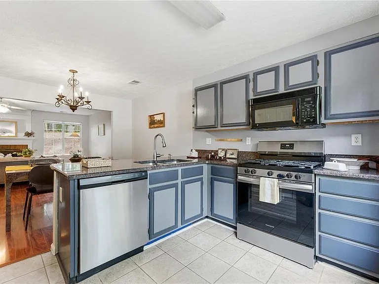 4295 Cabretta Dr SE — Photo 2
