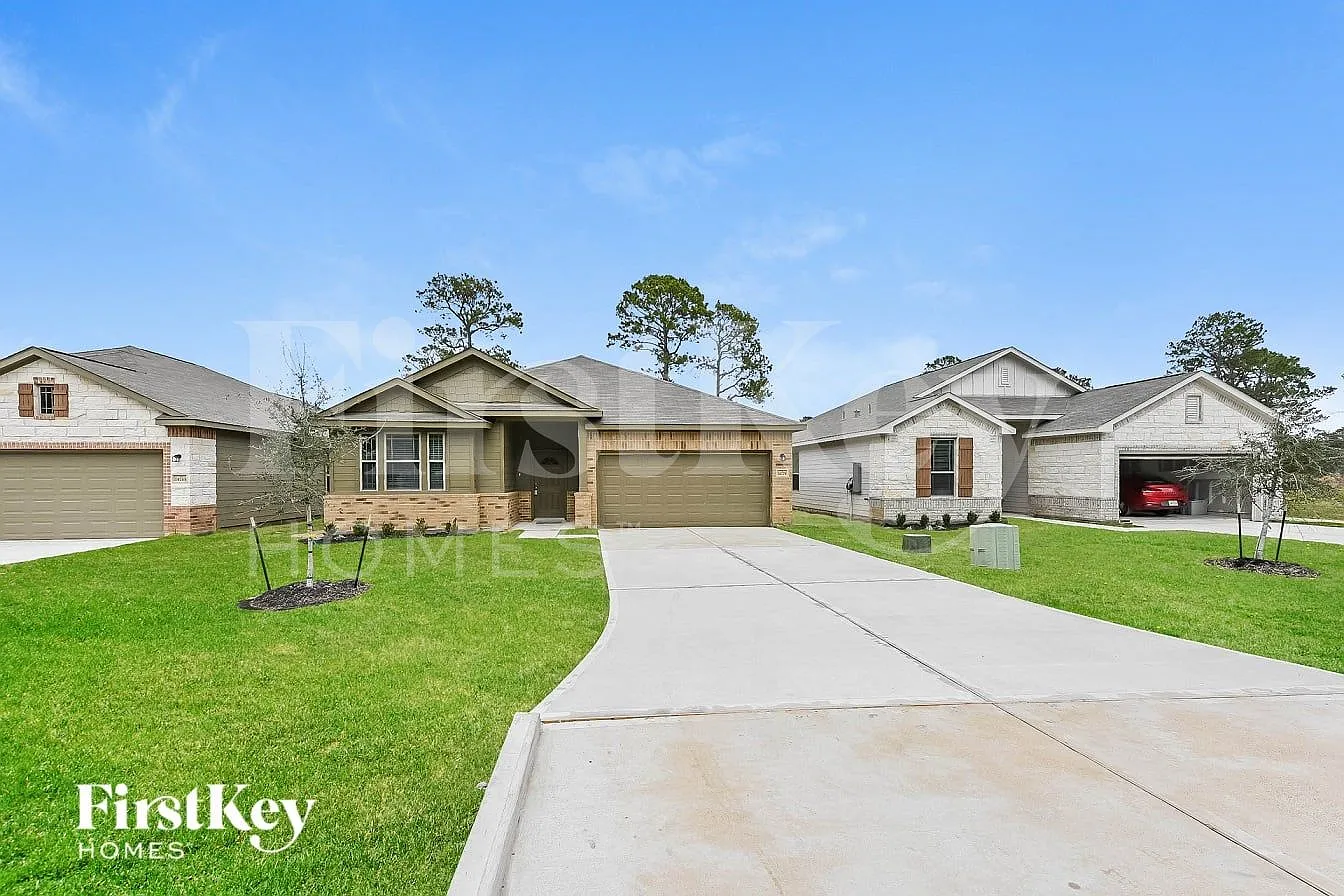 3 bed, 2.0 bath, 1651 sqft, $2,010 — Photo 1
