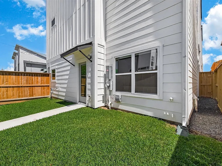 3402 Luca St — Photo 16