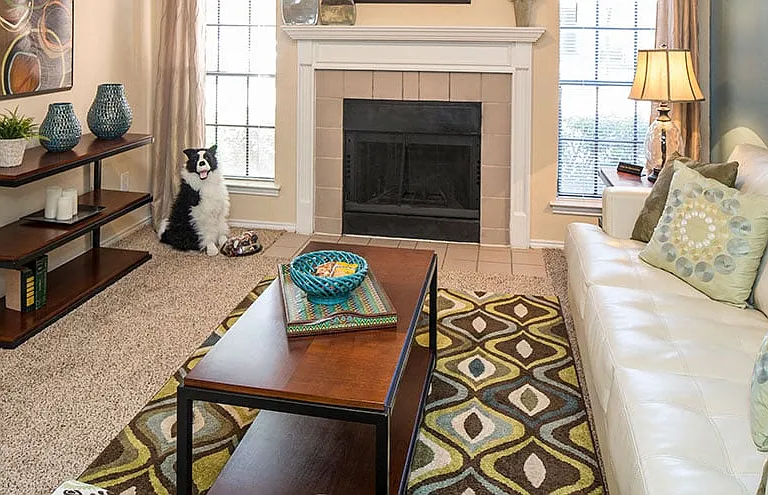 The Versailles Apartments — Photo 41