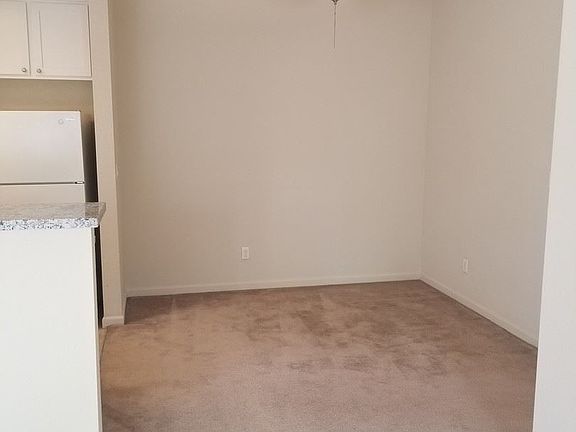 5th image of 240 E Natoma St #10