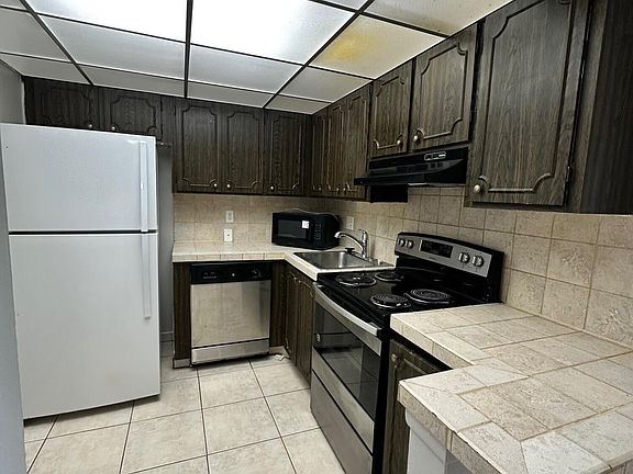 2nd image of 460 NW 20th St #3040