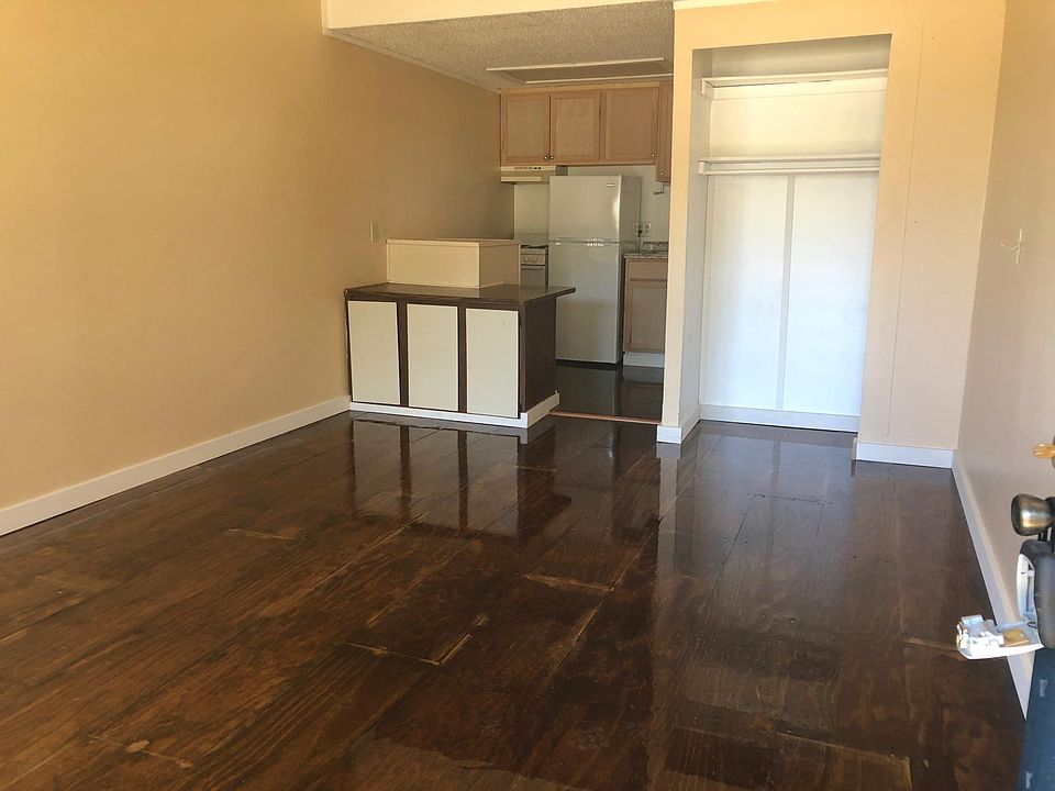 2nd image of 203 Springbrook Dr