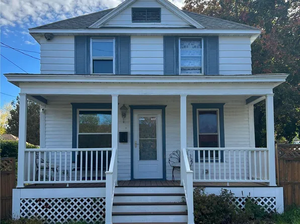 511 Vulcan St, Iron Mountain, MI 49801