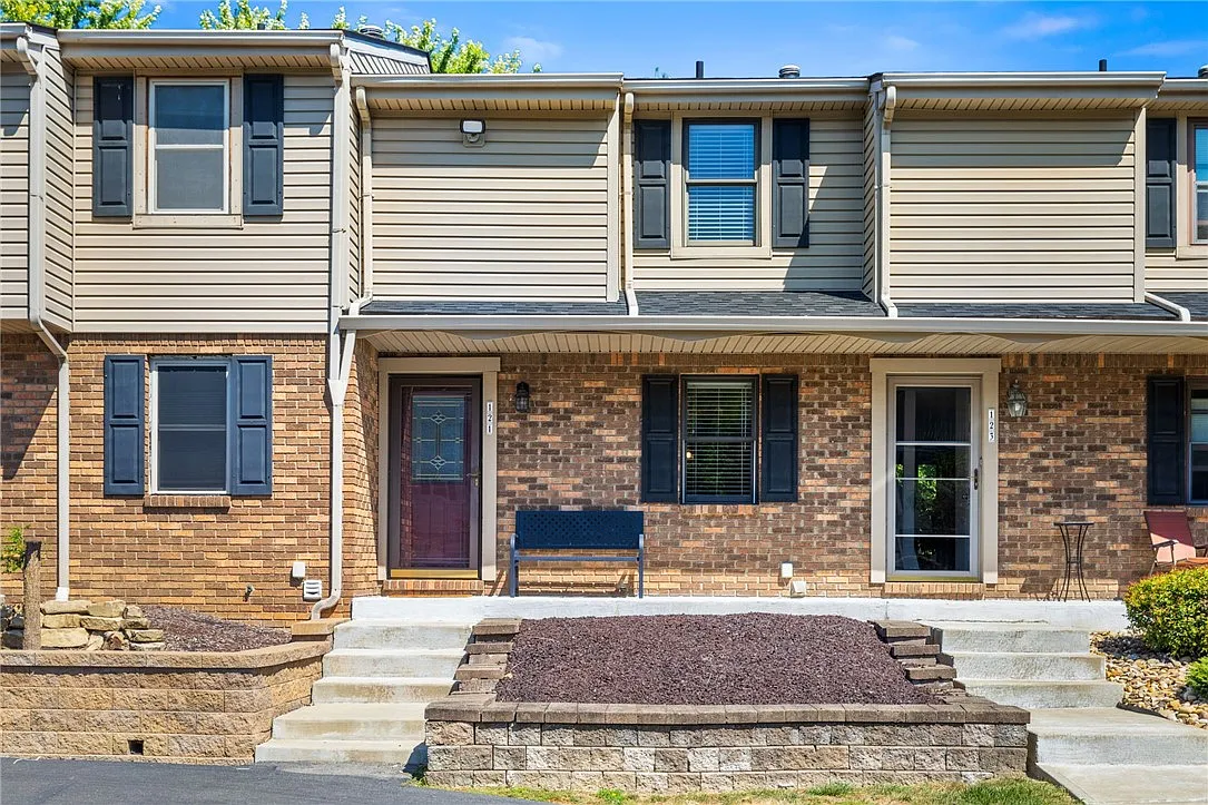 121 Forest Dr photo 1