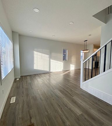 3rd image of 3803 Weidle Cres SW