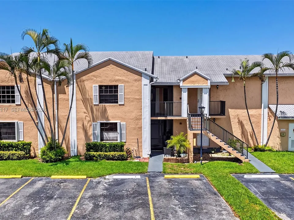 1080 N Franklin Ave #1080E