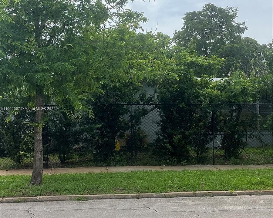 2nd image of 6401 Washington Rd