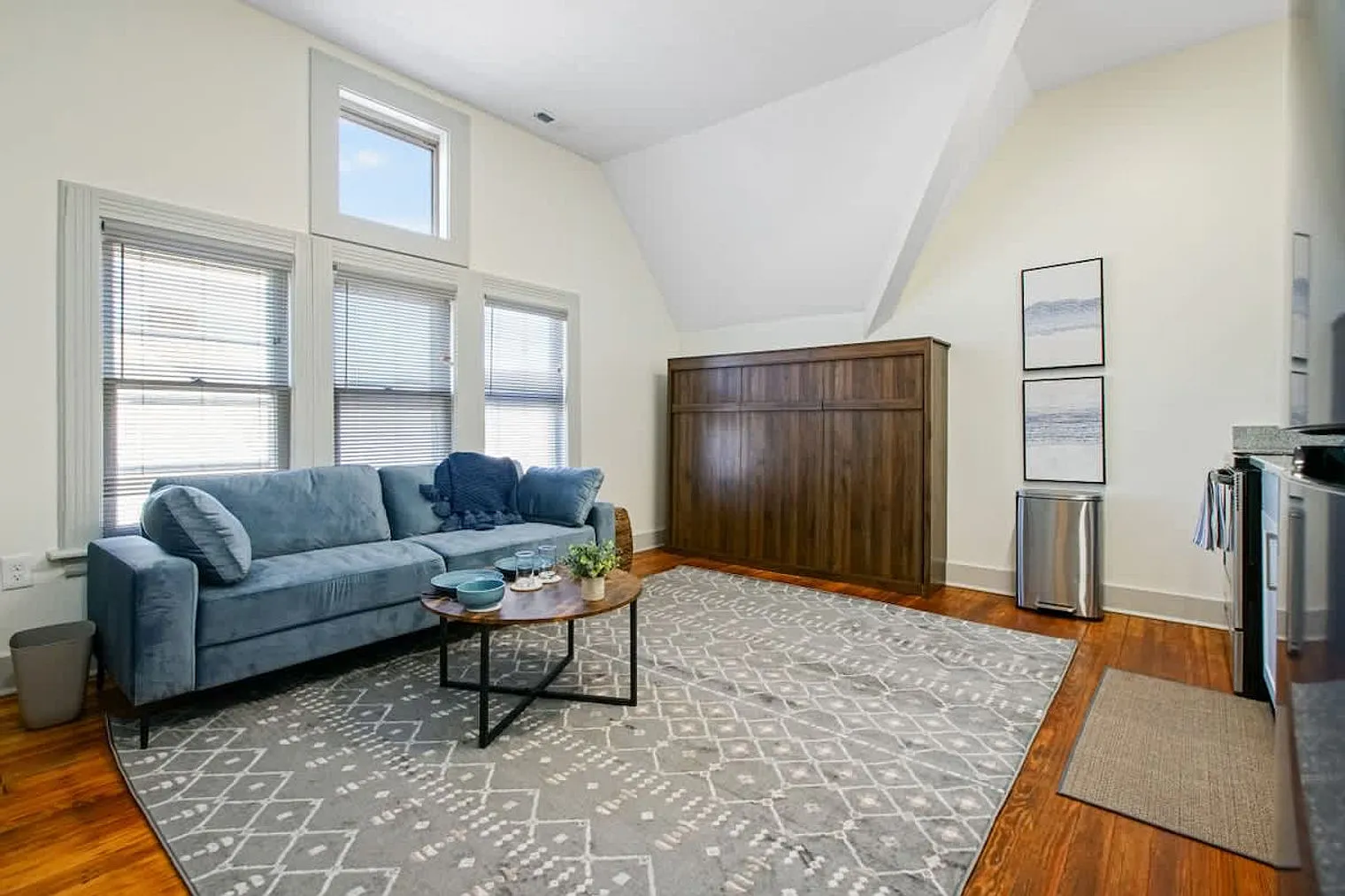 Studio, 1.0 bath, 398 sqft, $1,623 — Photo 1