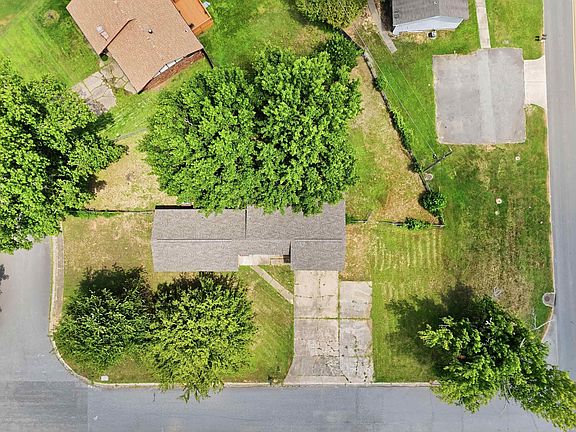 5th image of 1303 Overview Dr