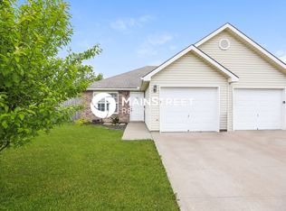 205 Palmer Ct, Pleasant Hill, MO 64080