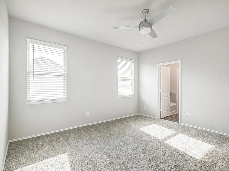 9304 Colonial Bent Ct — Photo 11